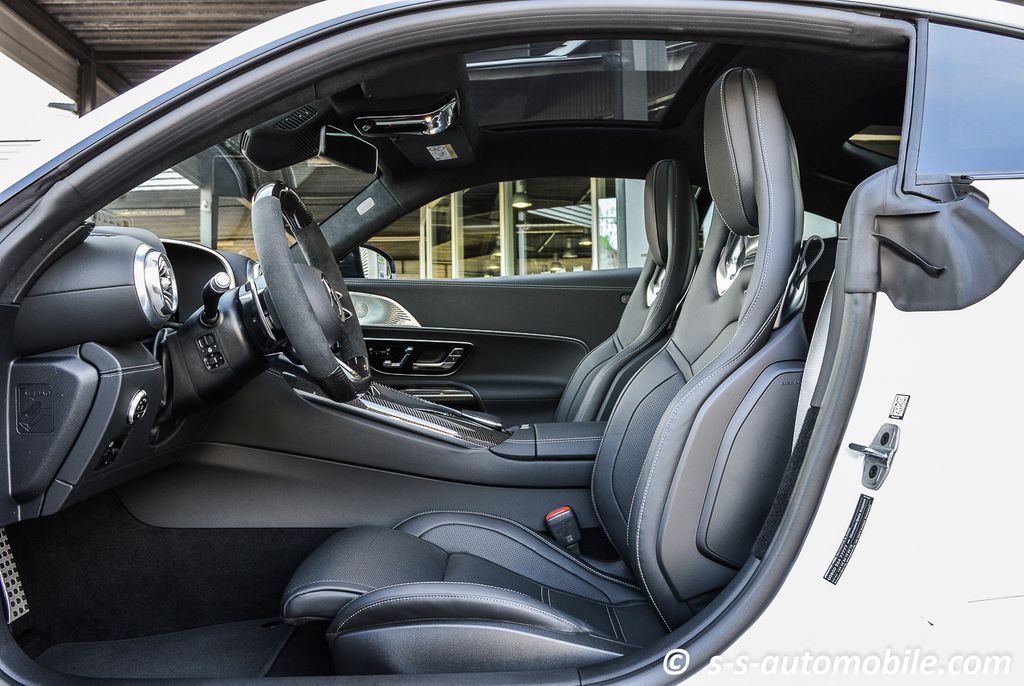 Mercedes-Benz AMG GT 2025