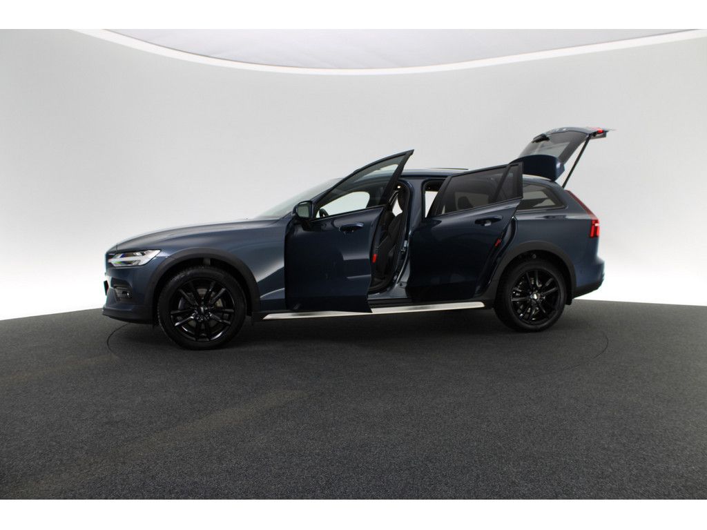 Volvo V60 Cross Country 2022