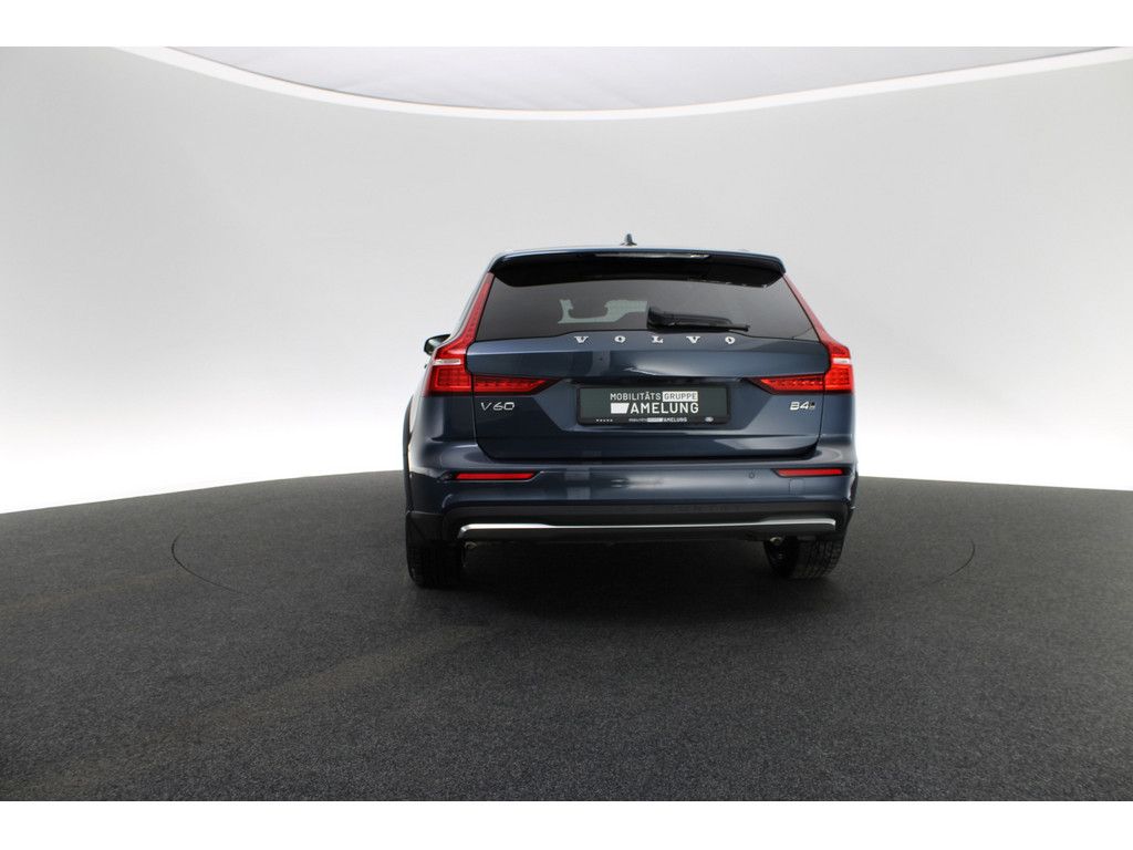 Volvo V60 Cross Country 2022