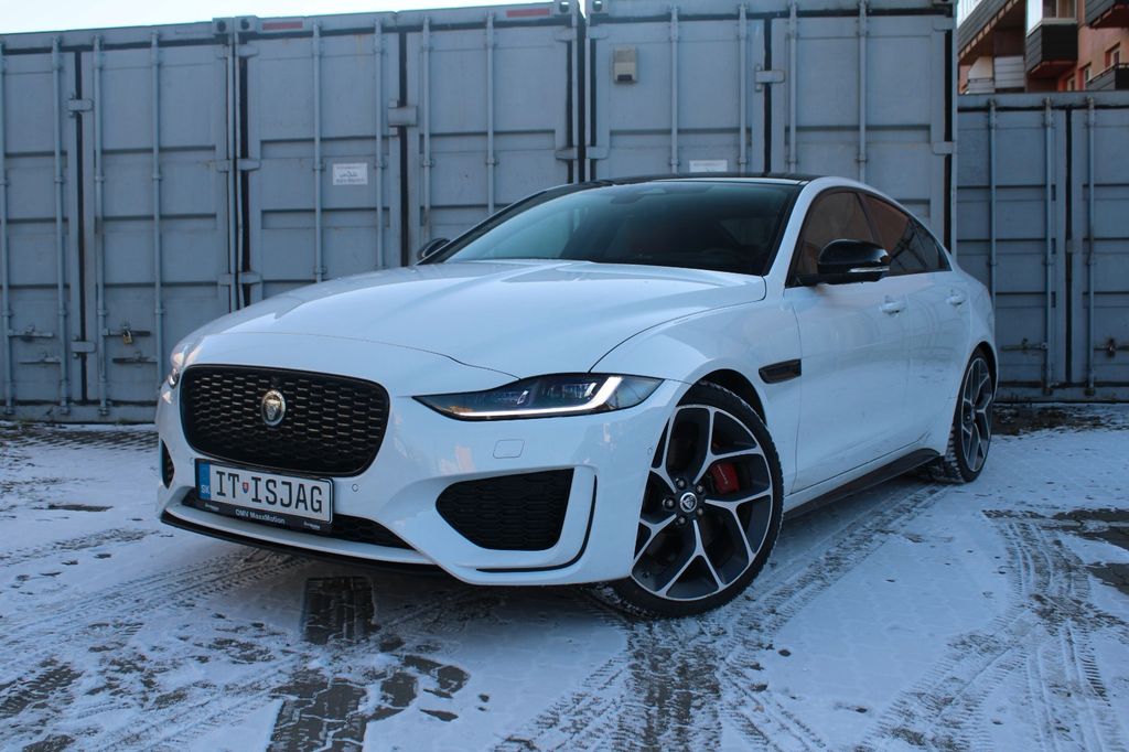 Jaguar XE 2024