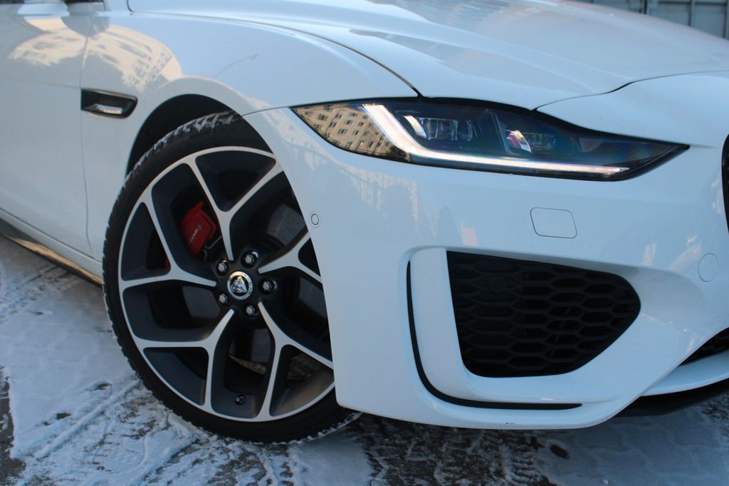 Jaguar XE 2024