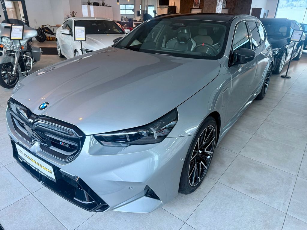BMW M5 2025