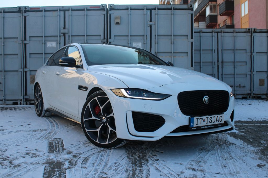 Jaguar XE 2024