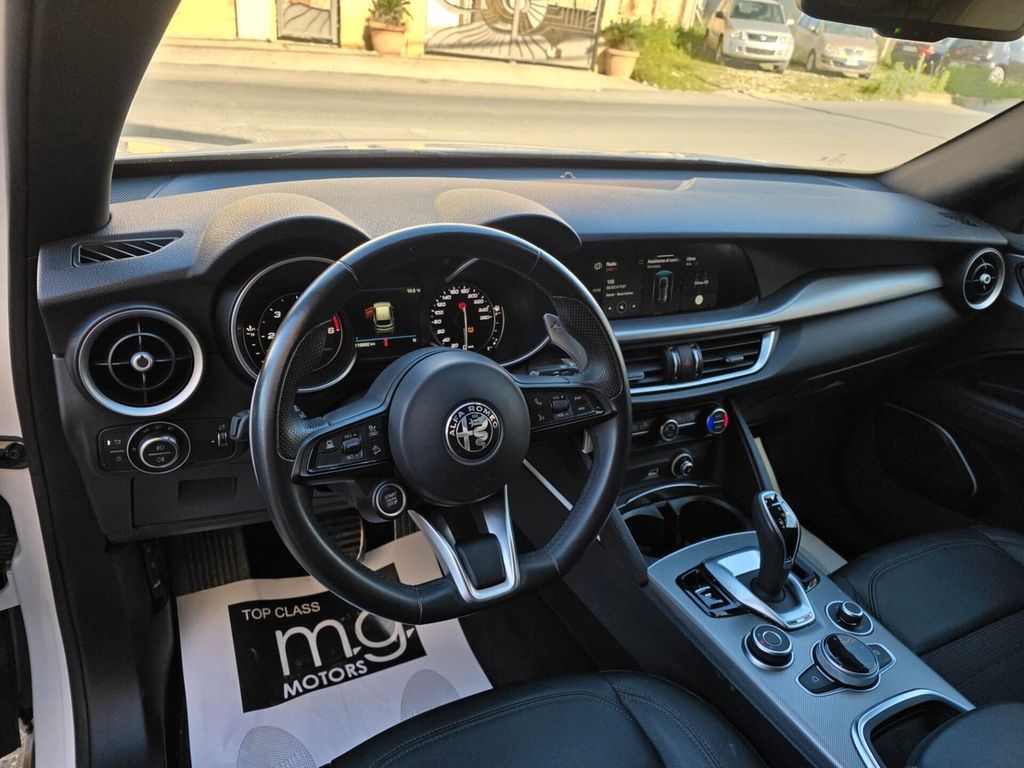 Alfa Romeo Stelvio 2022