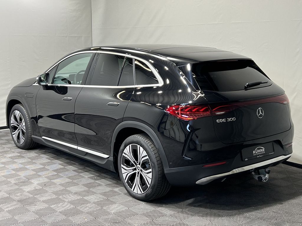 Mercedes-Benz EQE SUV 2025