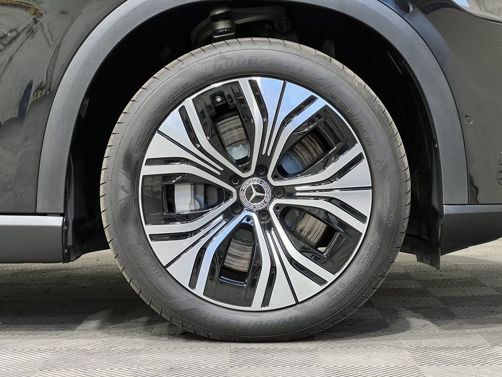 Mercedes-Benz EQE SUV 2025