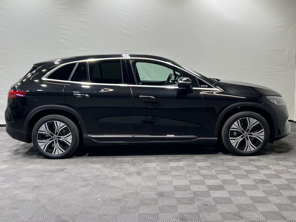 Mercedes-Benz EQE SUV 2025