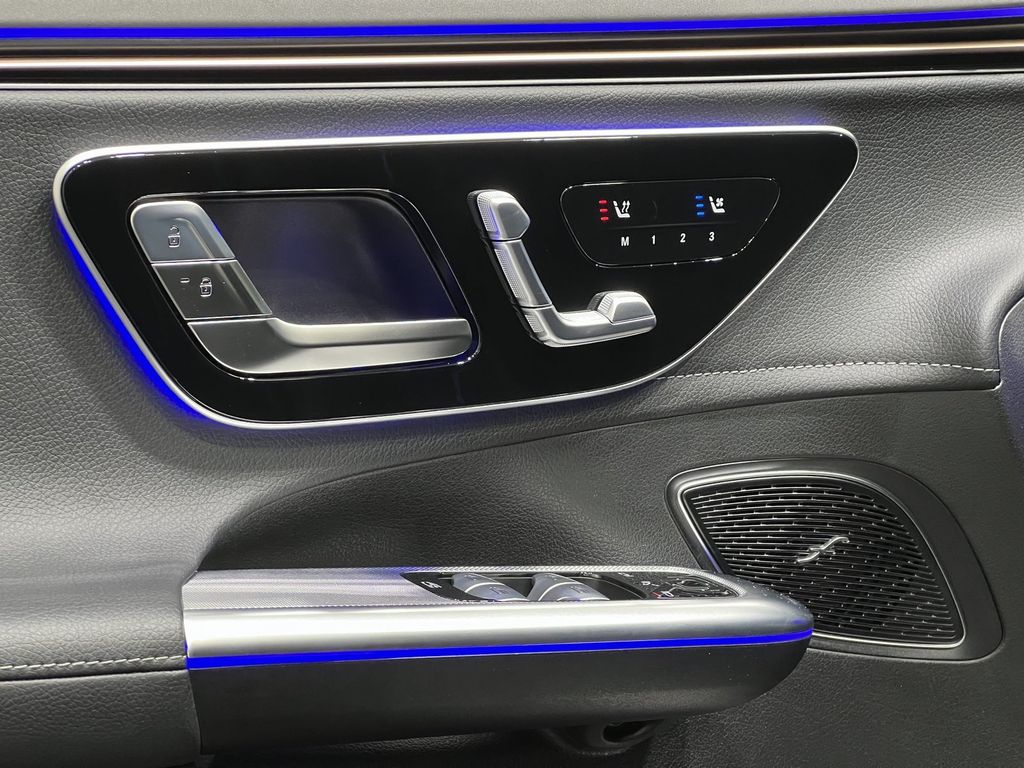 Mercedes-Benz EQE SUV 2025
