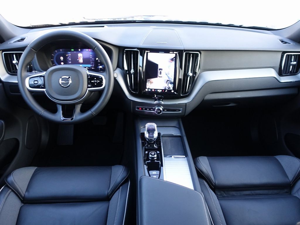 Volvo XC60 2025
