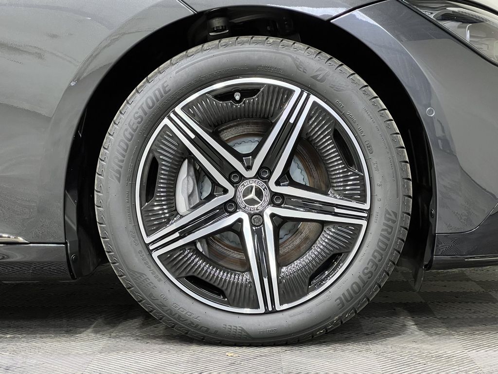 Mercedes-Benz EQE 2024