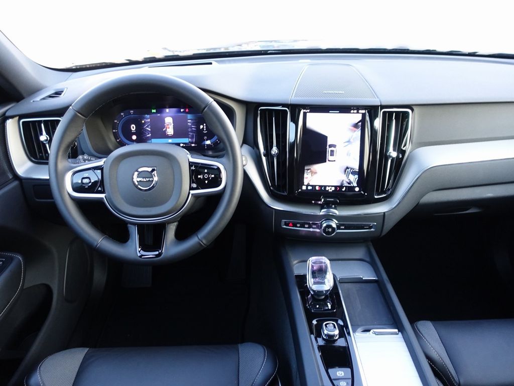Volvo XC60 2025
