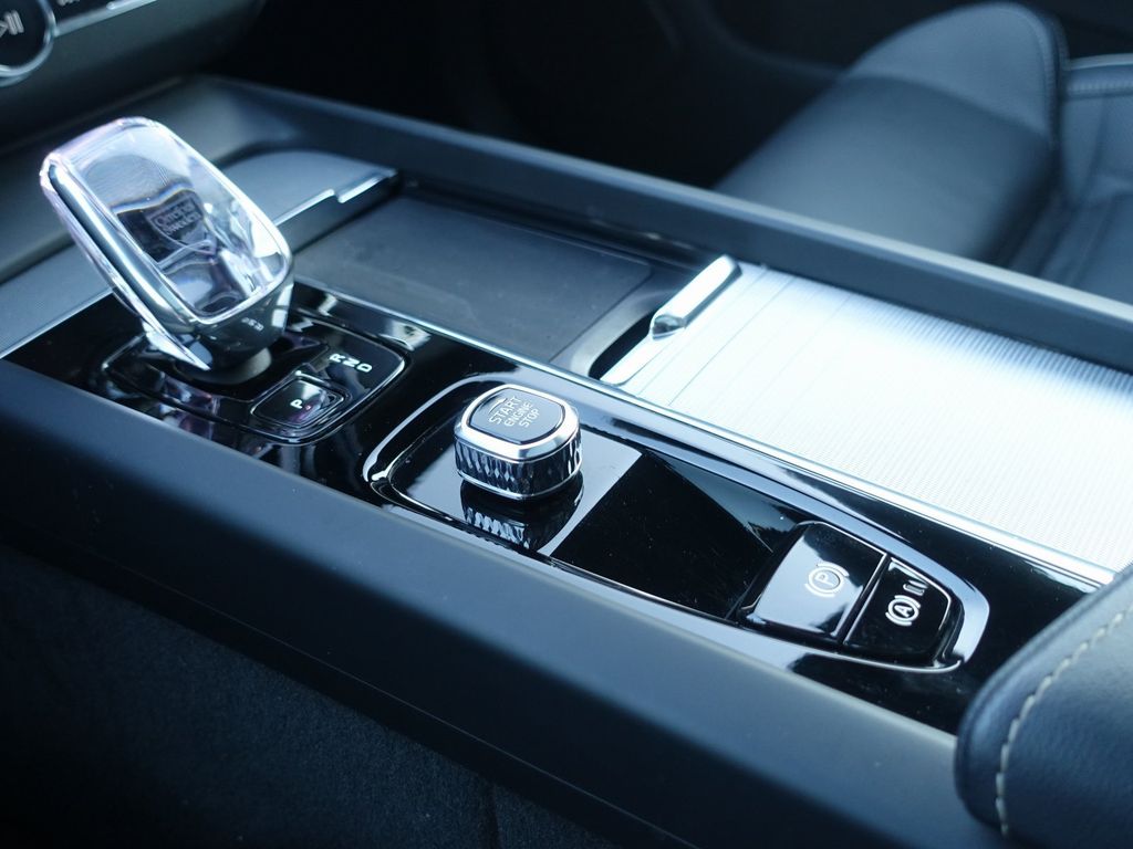 Volvo XC60 2025