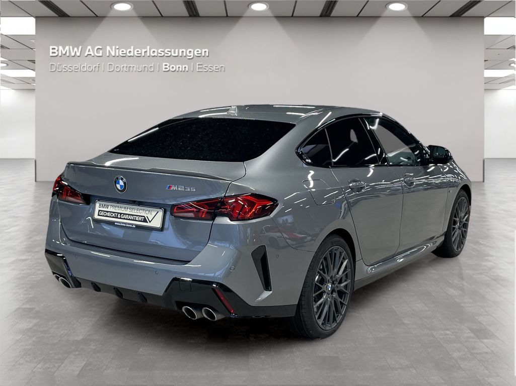 BMW M235 2025