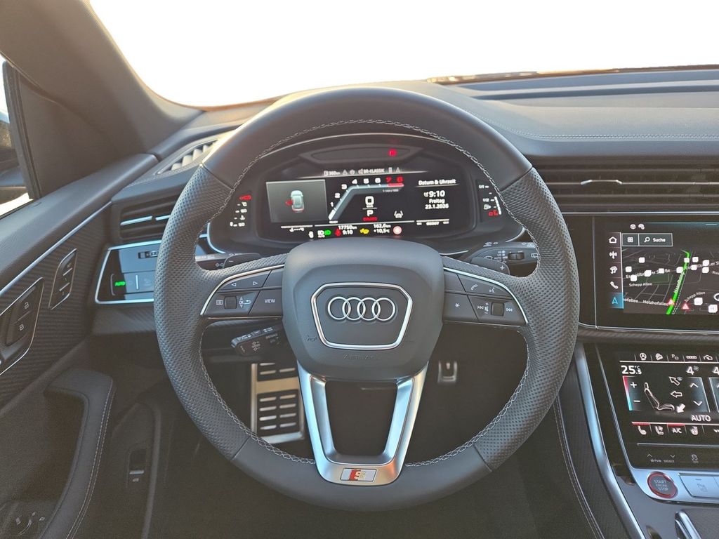 Audi SQ8 2025