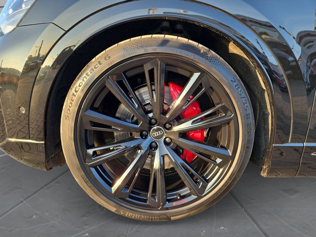 Audi SQ8 2025
