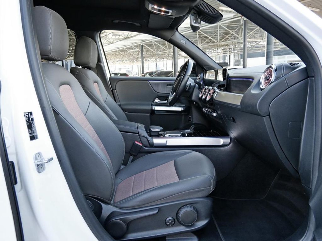 Mercedes-Benz EQB 2022