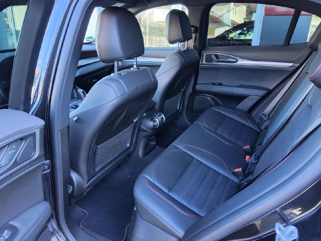 Alfa Romeo Stelvio 2023