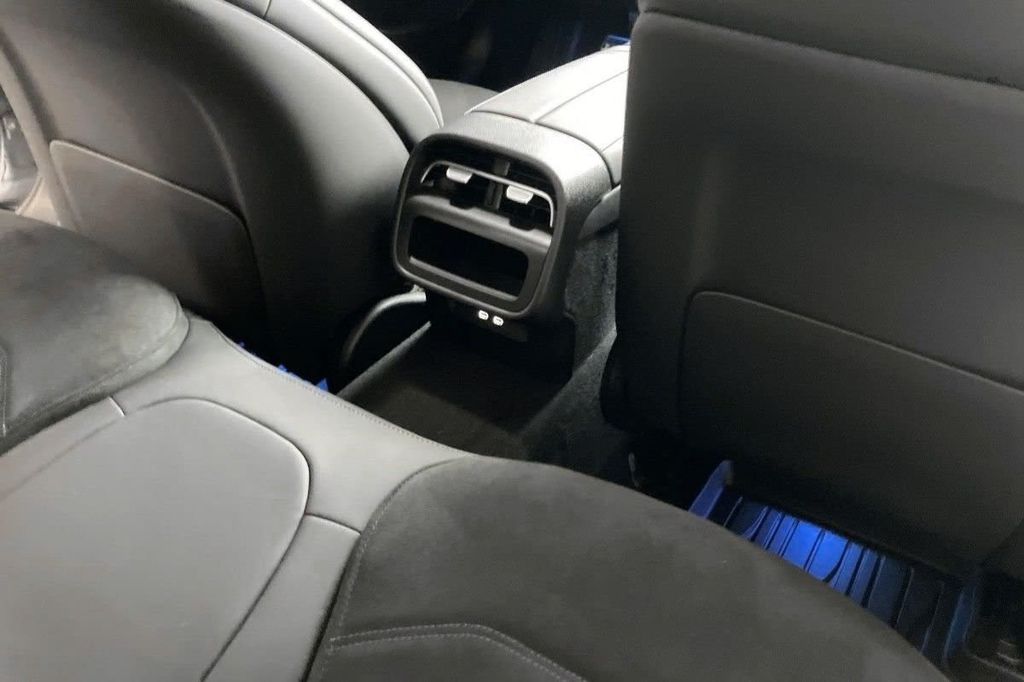 Mercedes-Benz E 300 2025