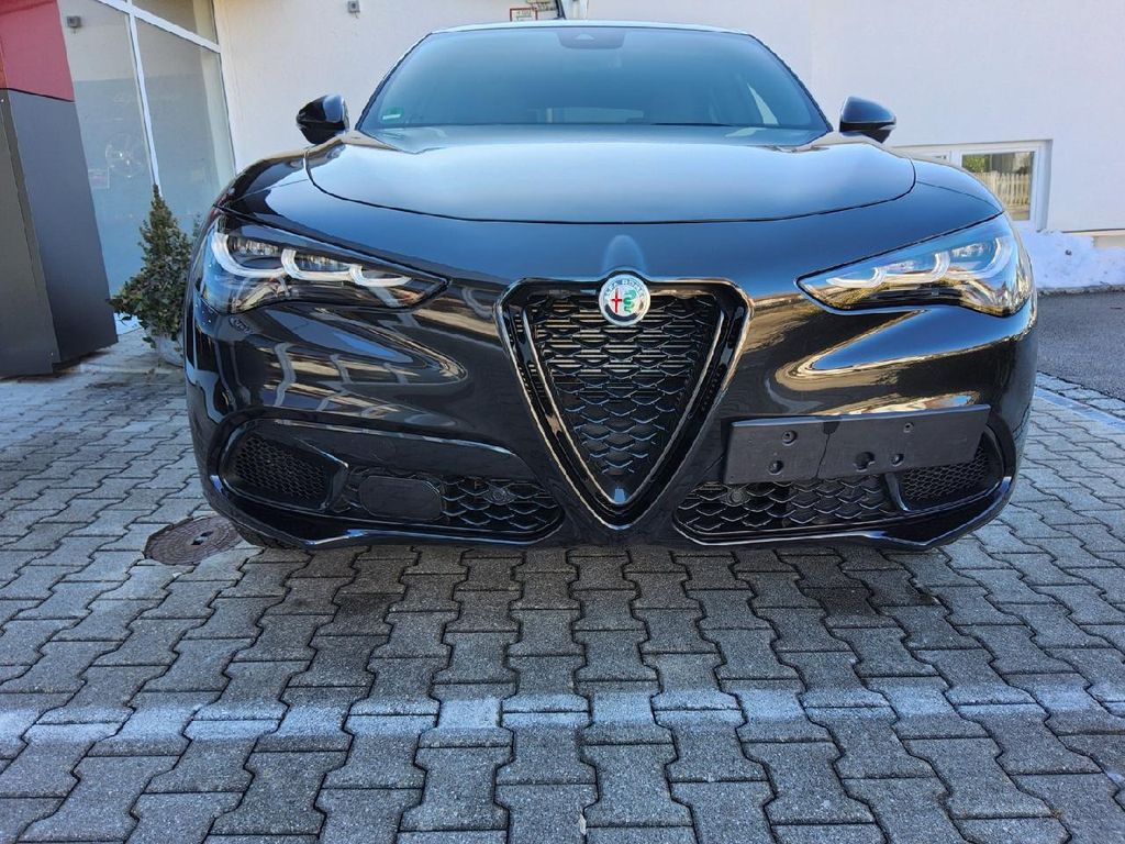 Alfa Romeo Stelvio 2023