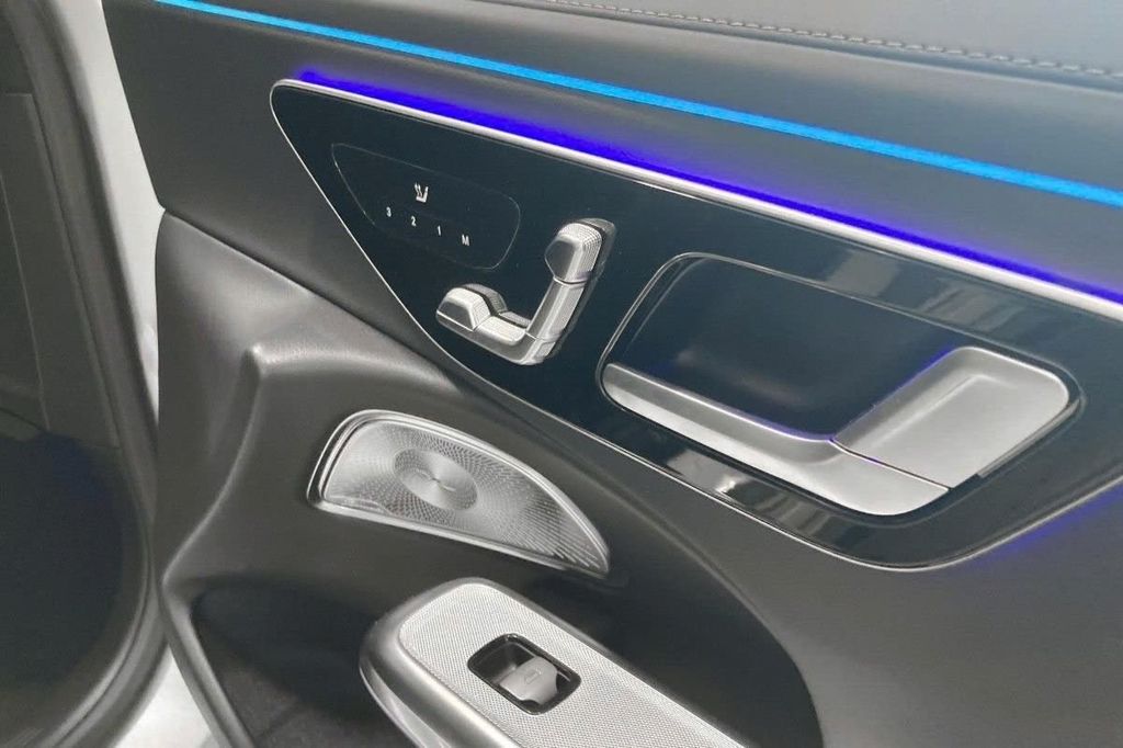 Mercedes-Benz E 300 2025