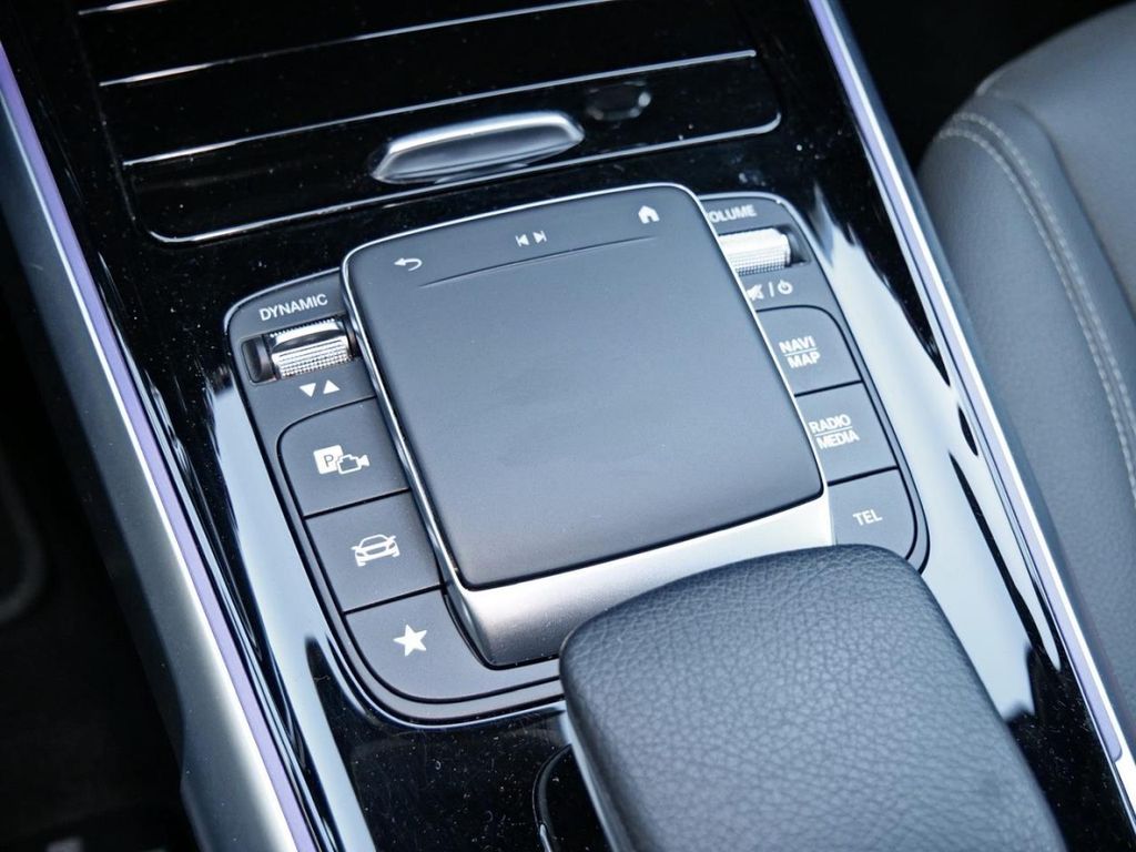 Mercedes-Benz EQB 2022