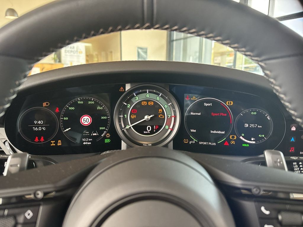 Porsche 992 2025