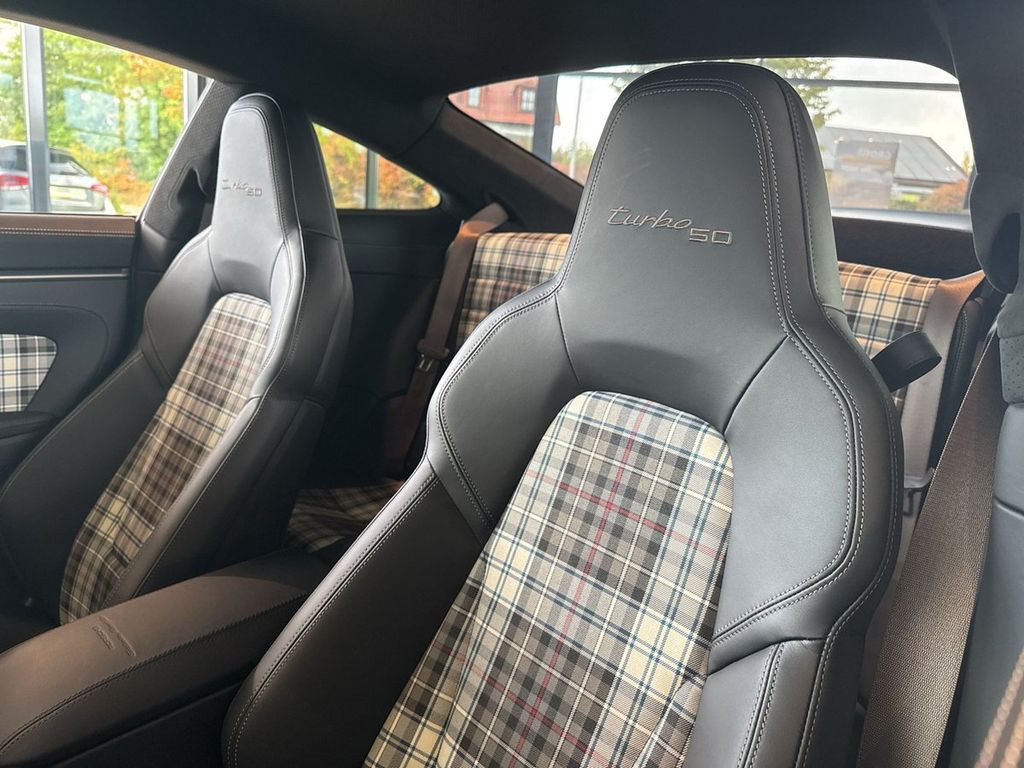 Porsche 992 2025