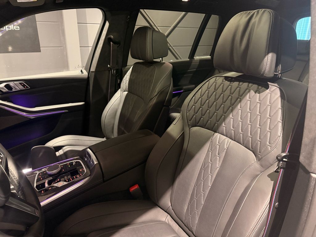 BMW X7 2025