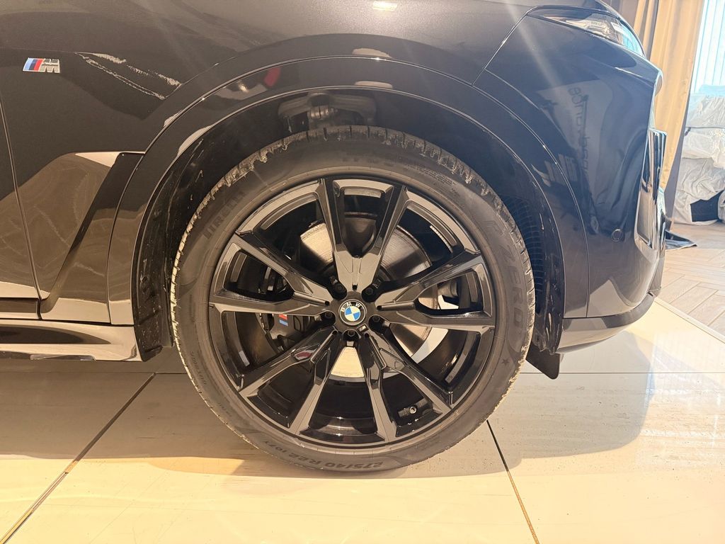 BMW X7 2025