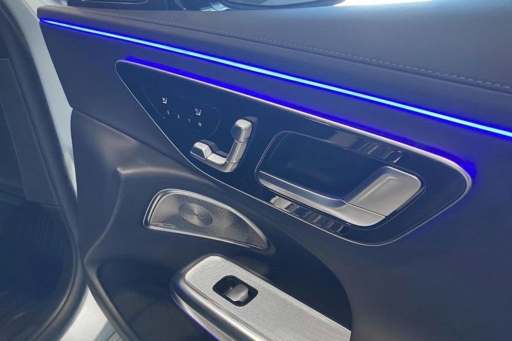 Mercedes-Benz E 300 2025