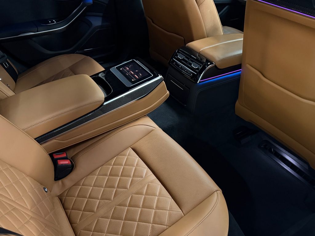 Audi A8 2023