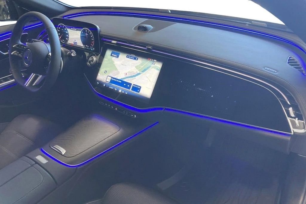 Mercedes-Benz E 300 2025