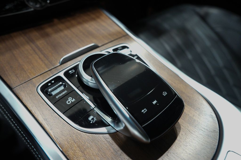 Mercedes-Benz G 400 2023