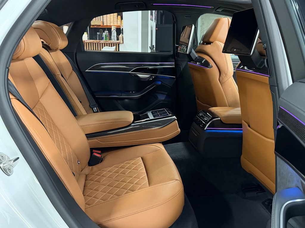 Audi A8 2023