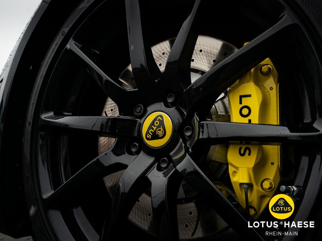 Lotus Emira