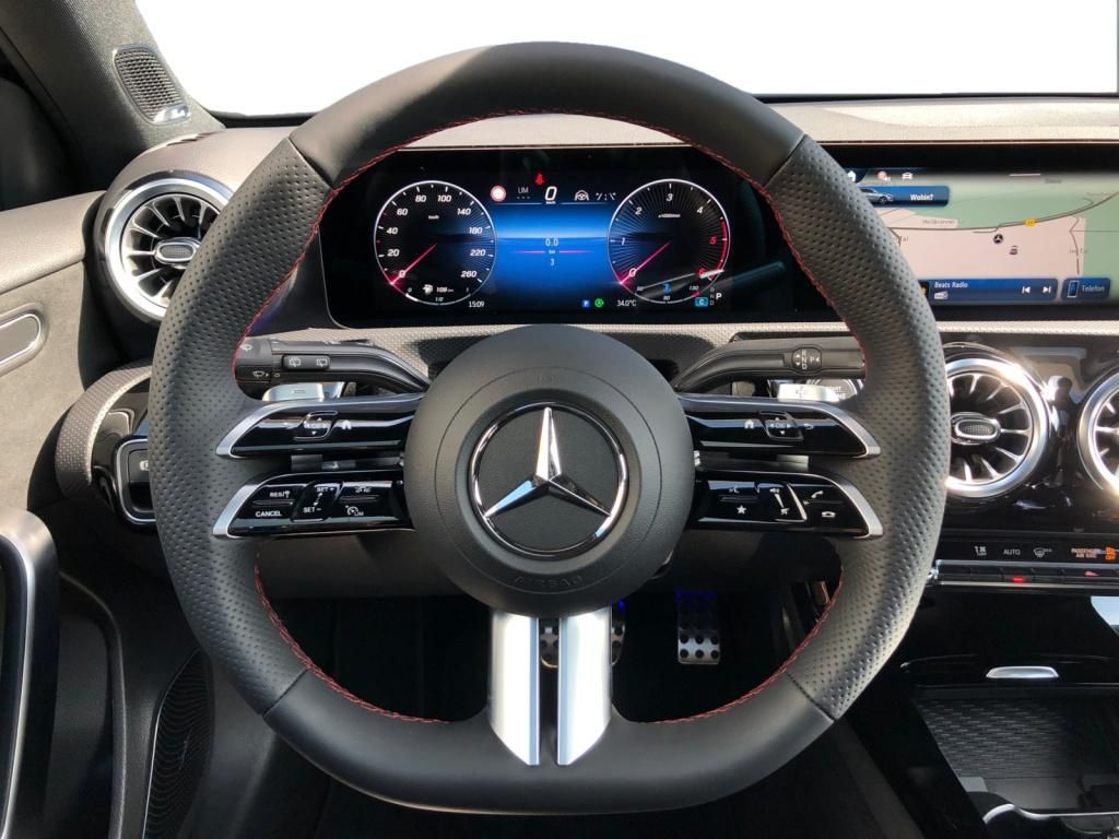 Mercedes-Benz A 220 2024