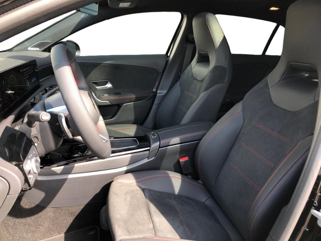 Mercedes-Benz A 220 2024