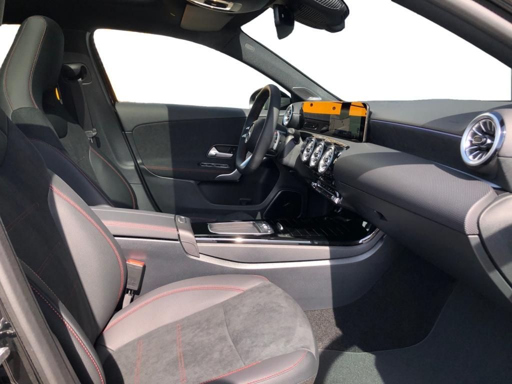 Mercedes-Benz A 220 2024