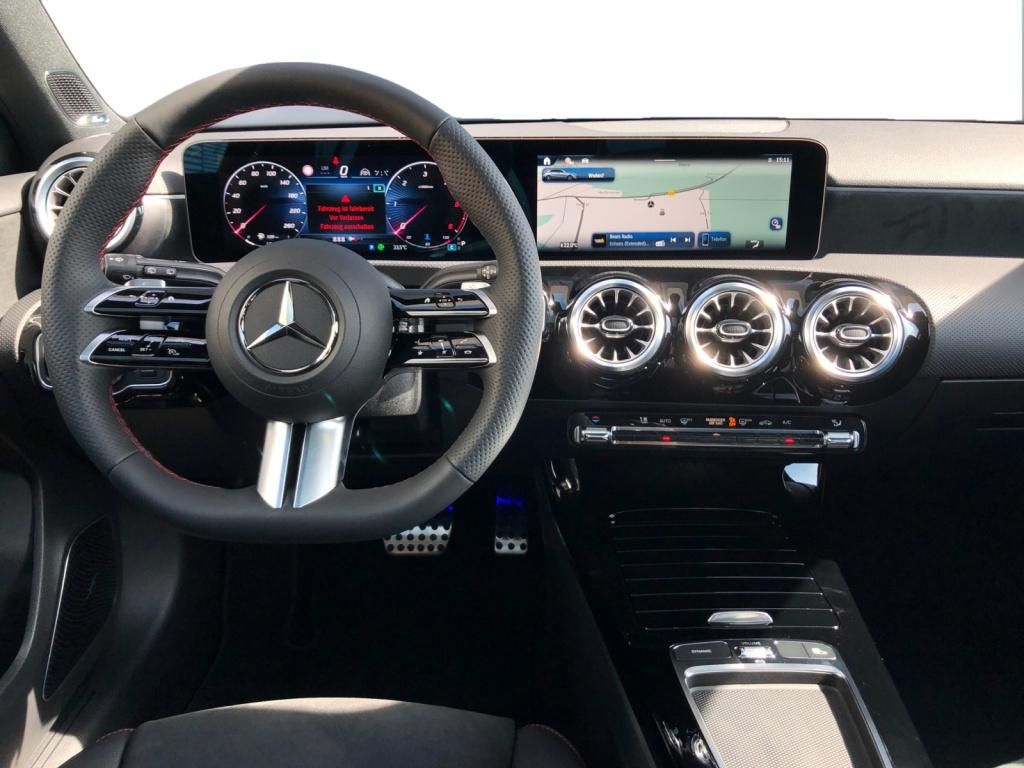 Mercedes-Benz A 220 2024