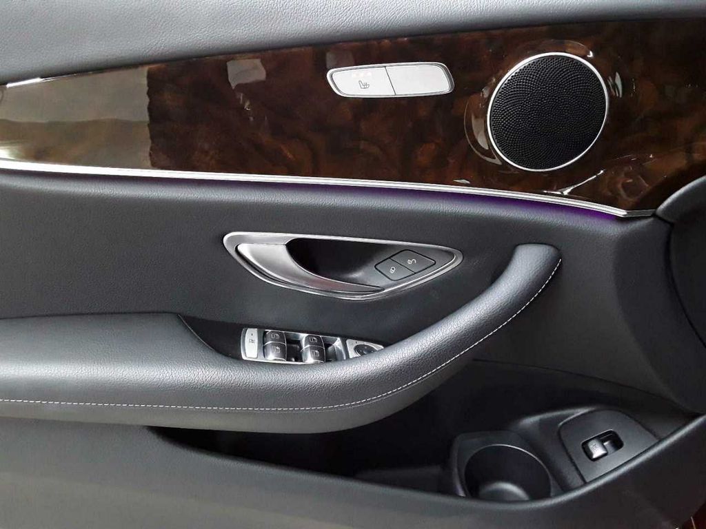 Mercedes-Benz E 300 2022
