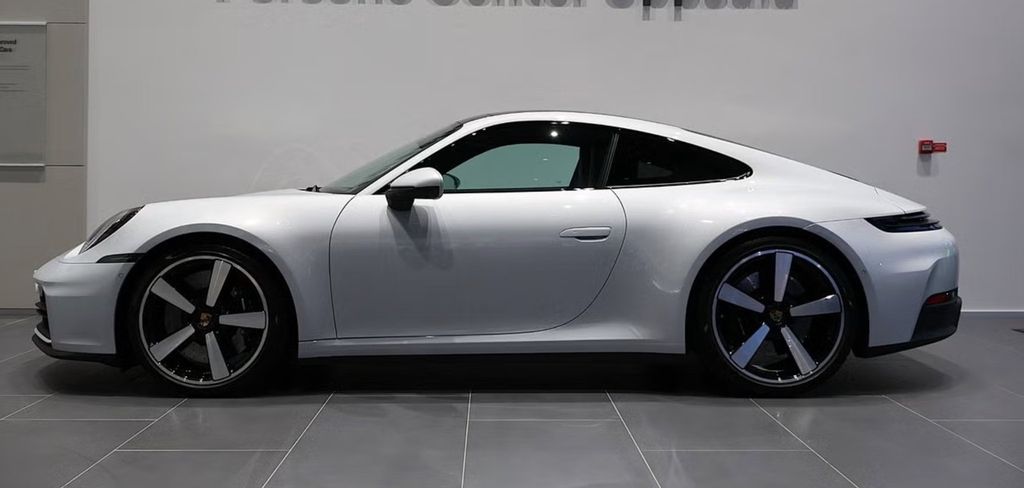Porsche 992 2025