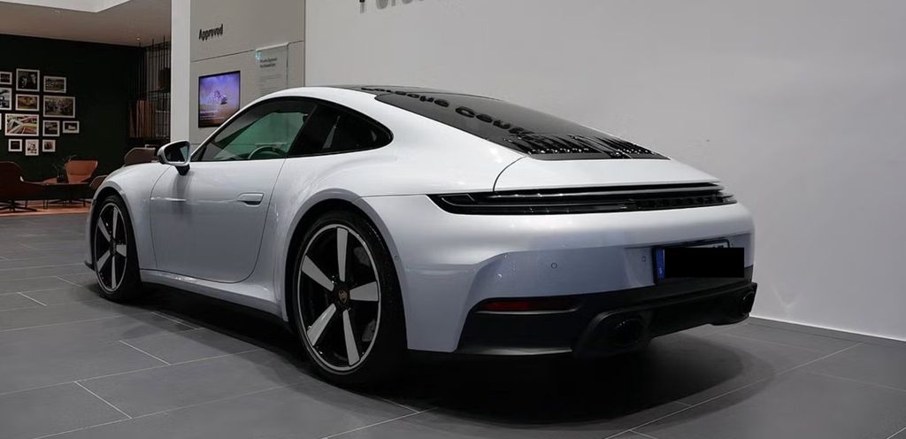 Porsche 992 2025