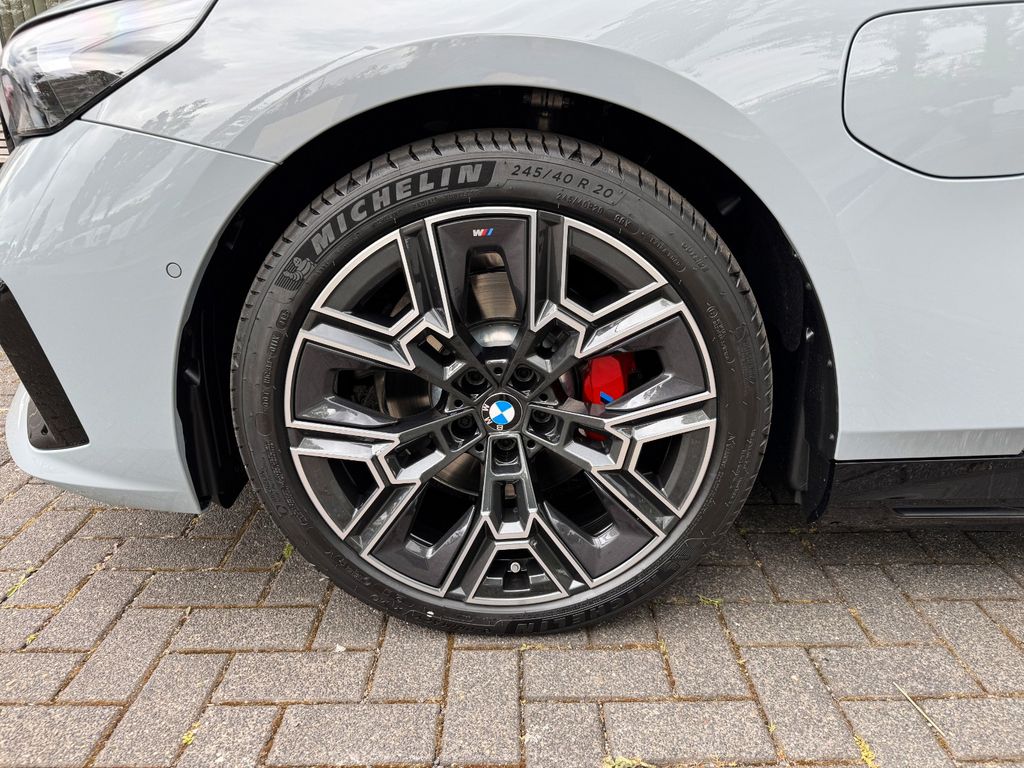 BMW 530 2025