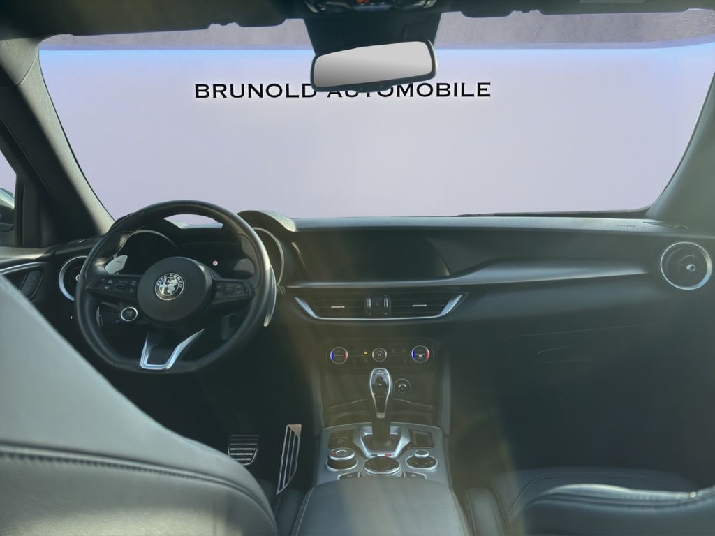 Alfa Romeo Stelvio 2023