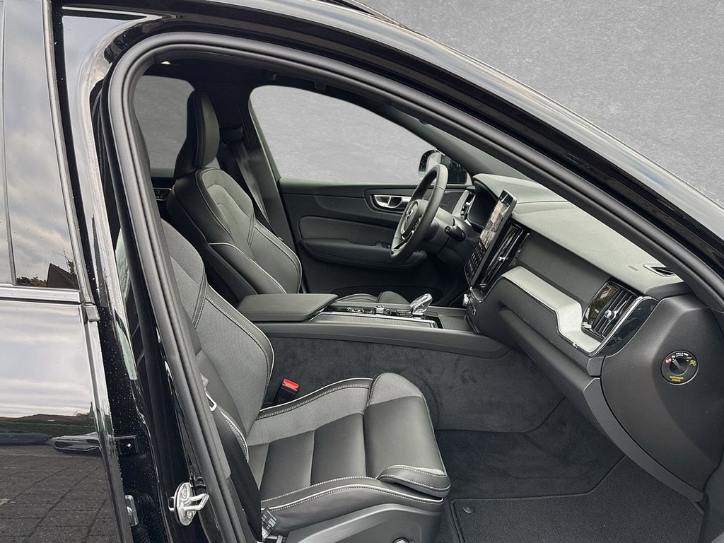 Volvo XC60 2025