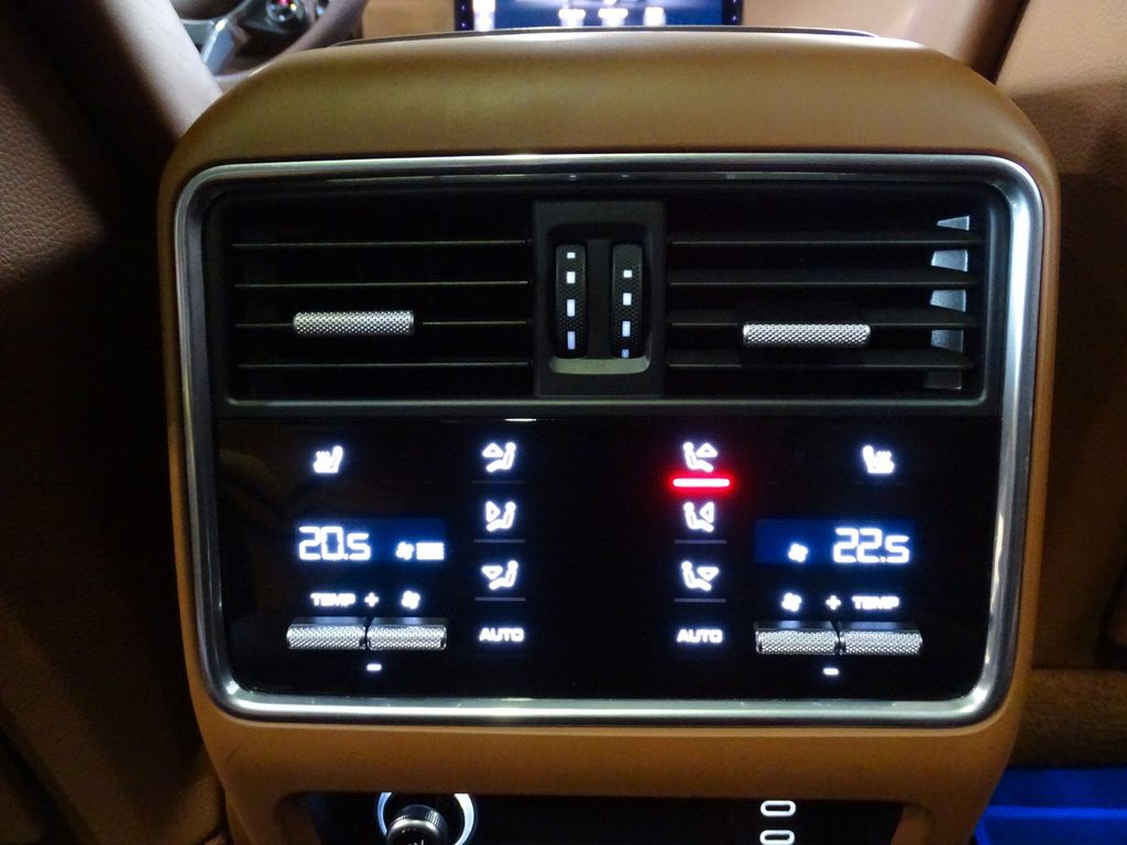 Porsche Cayenne 2021