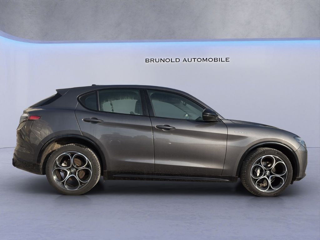Alfa Romeo Stelvio 2023