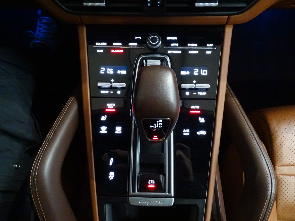 Porsche Cayenne 2021