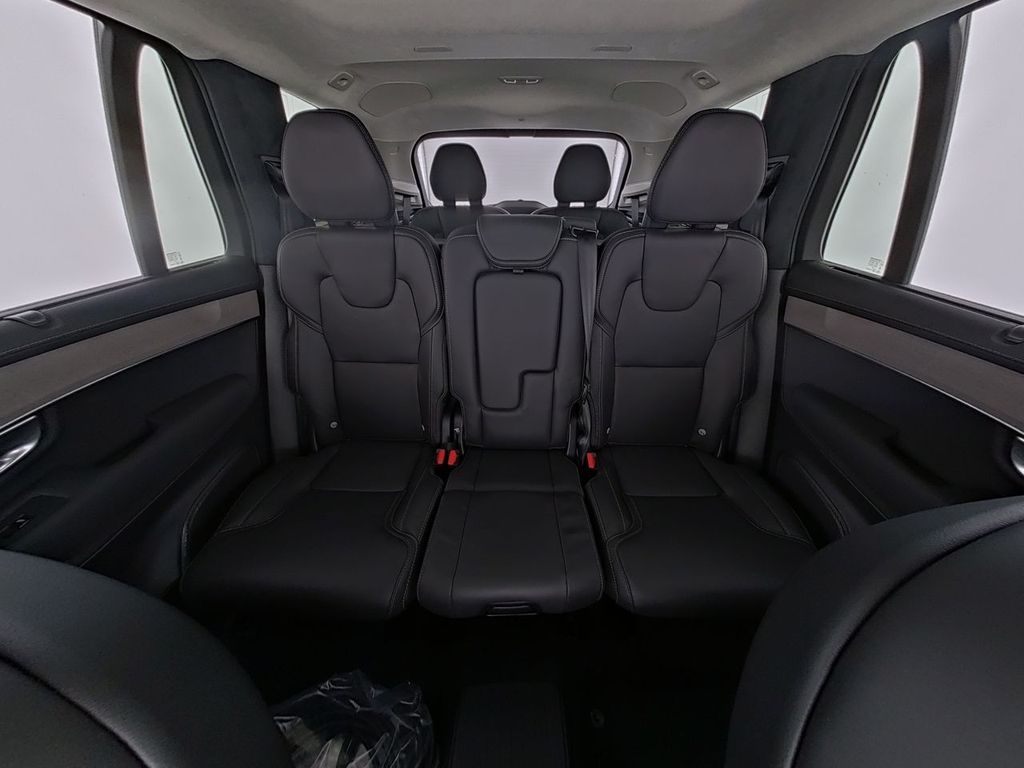 Volvo XC90 2025