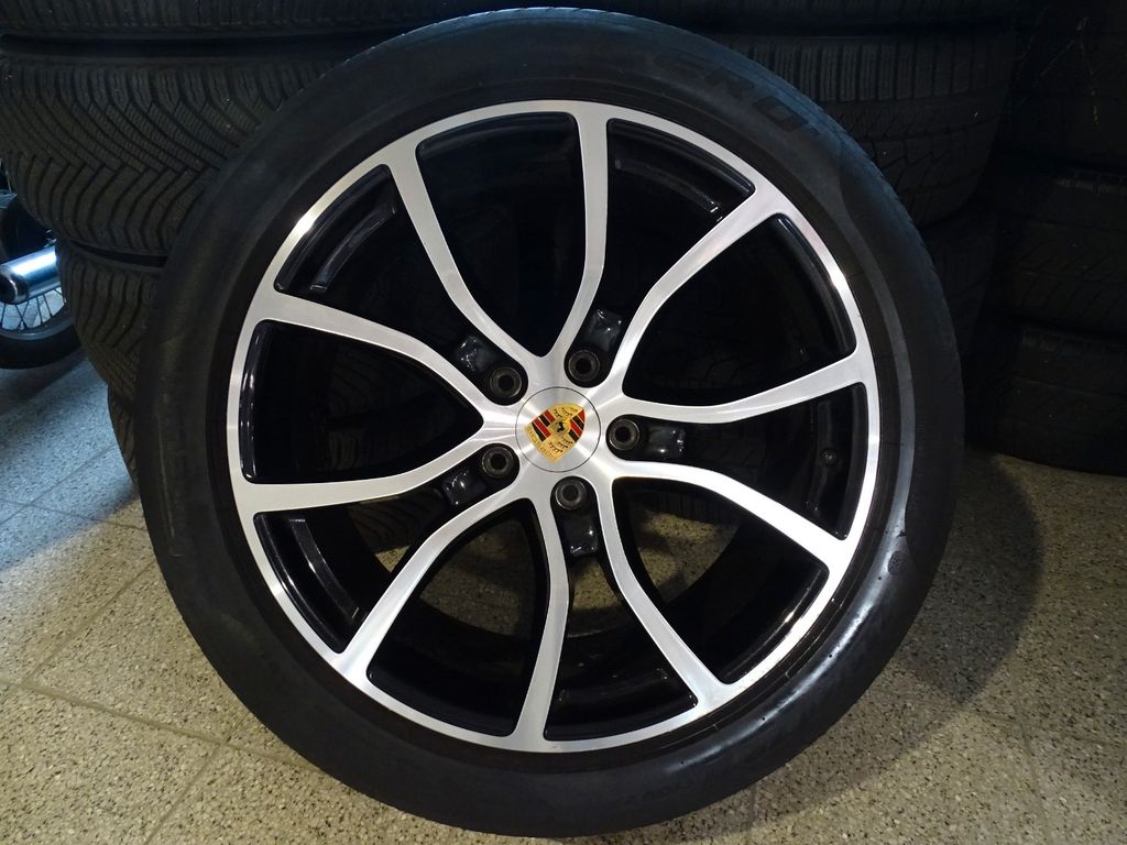 Porsche Cayenne 2021